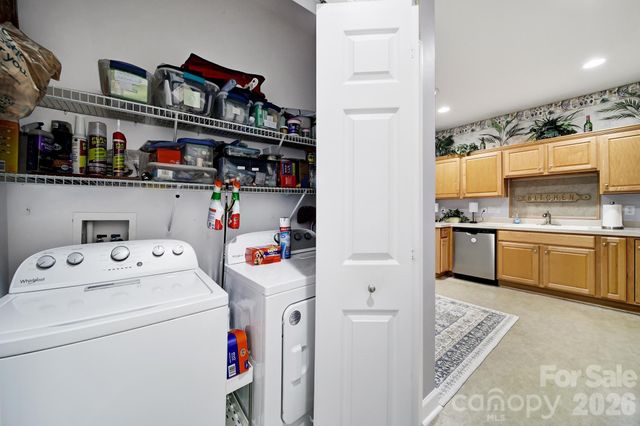 8368 Windsor Ridge Drive, Charlotte, NC 28277