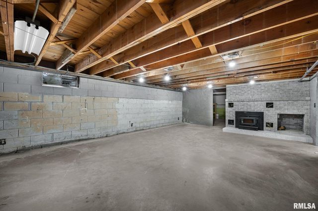 705 S 1ST Avenue, Morton, IL 61550