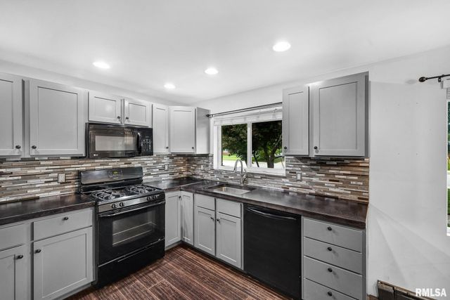 705 S 1ST Avenue, Morton, IL 61550