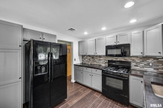 705 S 1ST Avenue, Morton, IL 61550