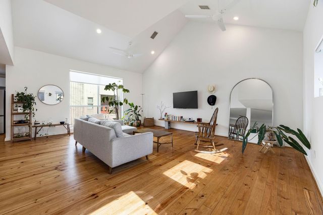 824 Ruthven Street, Houston, TX 77019