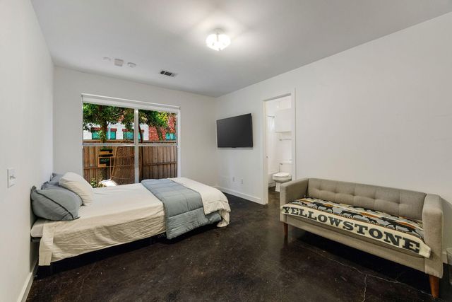 824 Ruthven Street, Houston, TX 77019