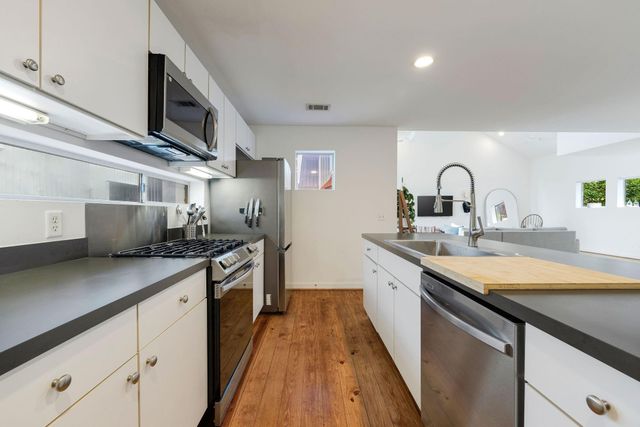 824 Ruthven Street, Houston, TX 77019
