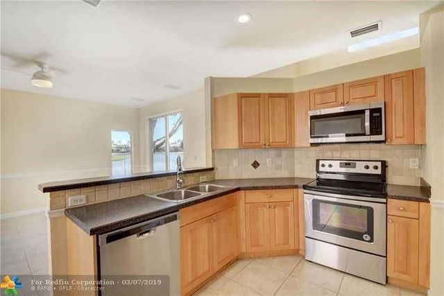 5874 NW 49th Ln, Coconut Creek, FL 33073
