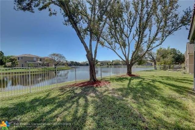 5874 NW 49th Ln, Coconut Creek, FL 33073