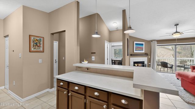 401 Creason Ct 208, Louisville, KY 40223