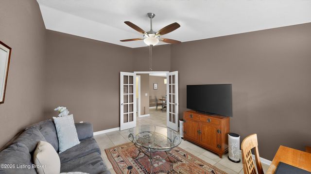 401 Creason Ct 208, Louisville, KY 40223