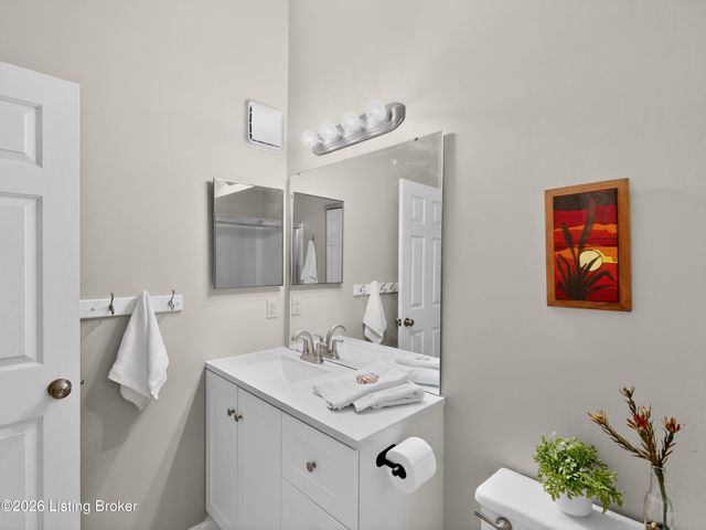 401 Creason Ct 208, Louisville, KY 40223