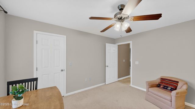 401 Creason Ct 208, Louisville, KY 40223