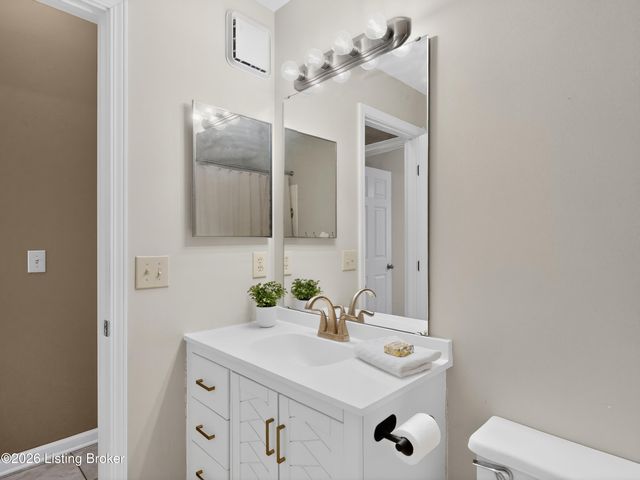 401 Creason Ct 208, Louisville, KY 40223