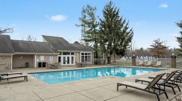 401 Creason Ct 208, Louisville, KY 40223