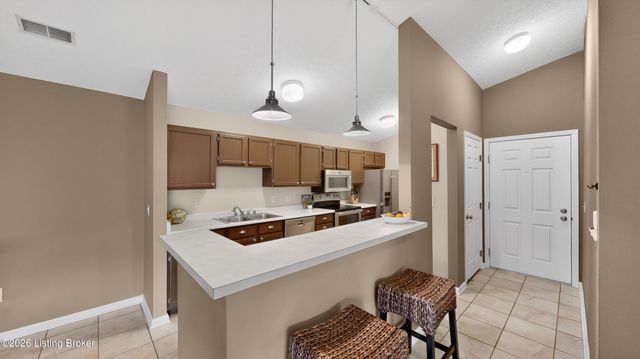 401 Creason Ct 208, Louisville, KY 40223