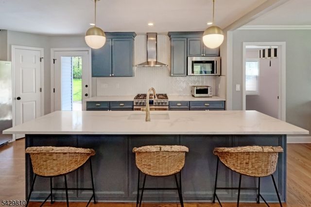 96 Lessing Rd, West Orange Twp., NJ 07052