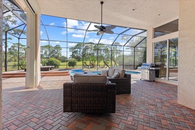 8048 Links Way, Port St Lucie, FL 34986