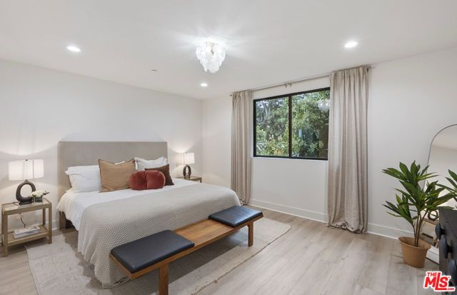 1316 W Cannon Drive, Los Angeles, CA 90026