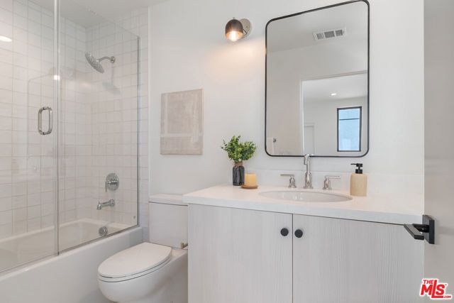1316 W Cannon Drive, Los Angeles, CA 90026
