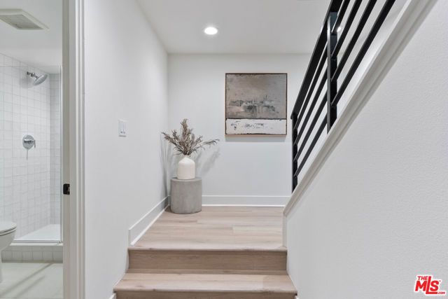 1316 W Cannon Drive, Los Angeles, CA 90026
