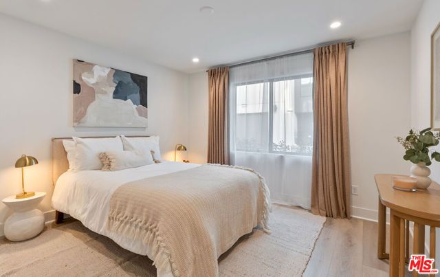 1316 W Cannon Drive, Los Angeles, CA 90026