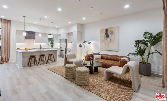 1316 W Cannon Drive, Los Angeles, CA 90026