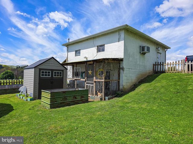 305 PROSPECT AVE, Duncannon, PA 17020