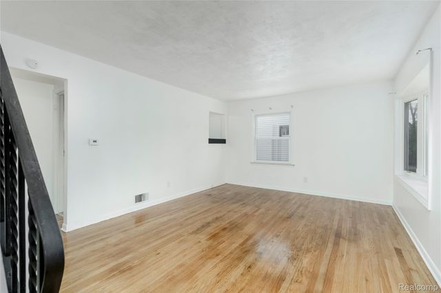 610 W Austin Avenue, Flint, MI 48505