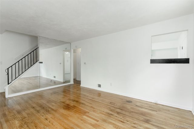 610 W Austin Avenue, Flint, MI 48505