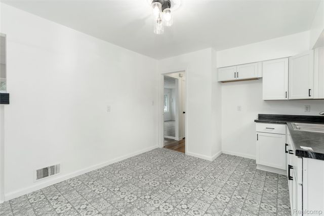 610 W Austin Avenue, Flint, MI 48505