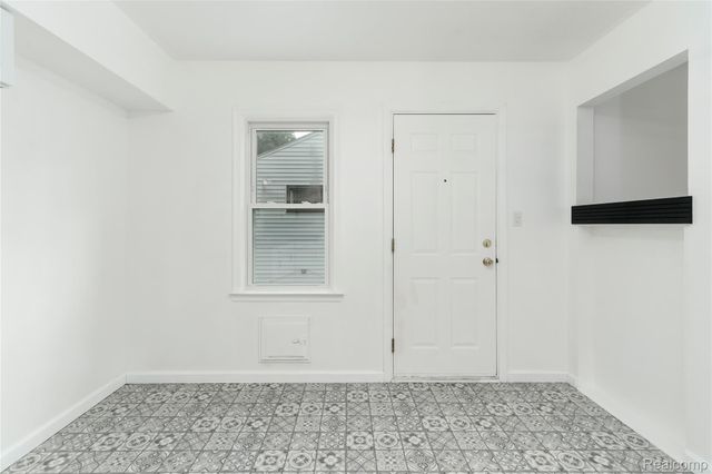 610 W Austin Avenue, Flint, MI 48505