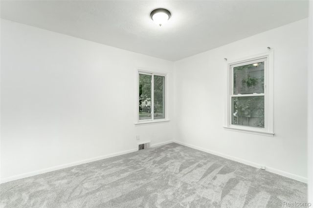 610 W Austin Avenue, Flint, MI 48505