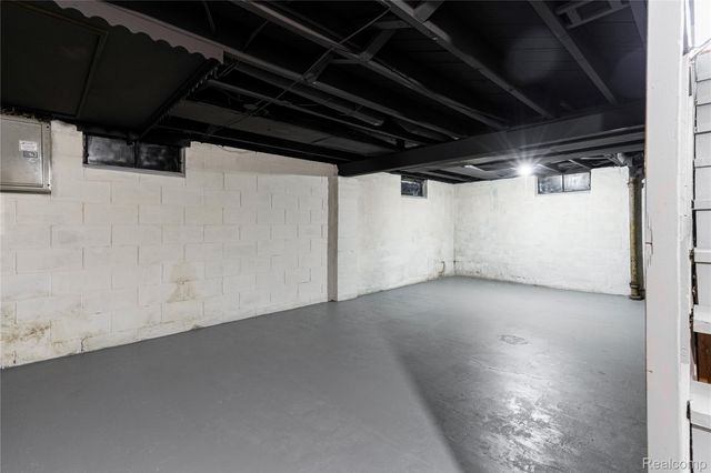 610 W Austin Avenue, Flint, MI 48505