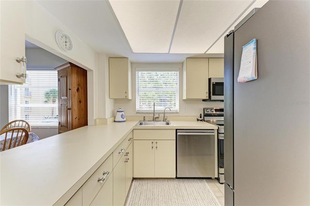 8625 MIDNIGHT PASS ROAD 208B, Sarasota, FL 34242