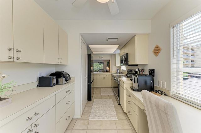8625 MIDNIGHT PASS ROAD 208B, Sarasota, FL 34242