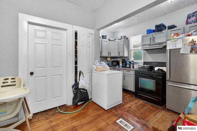 2439 Camden Avenue, Omaha, NE 68111