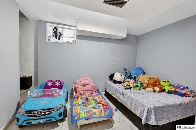 2439 Camden Avenue, Omaha, NE 68111