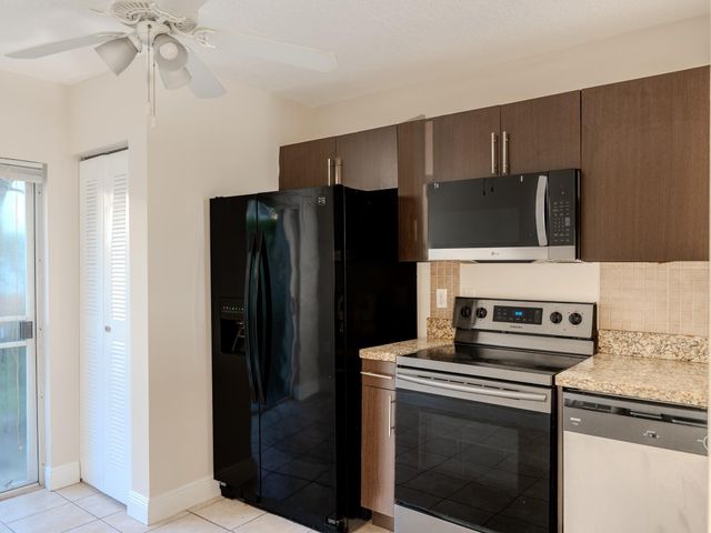 4785 SW 62ND Avenue 102, Davie, FL 33314