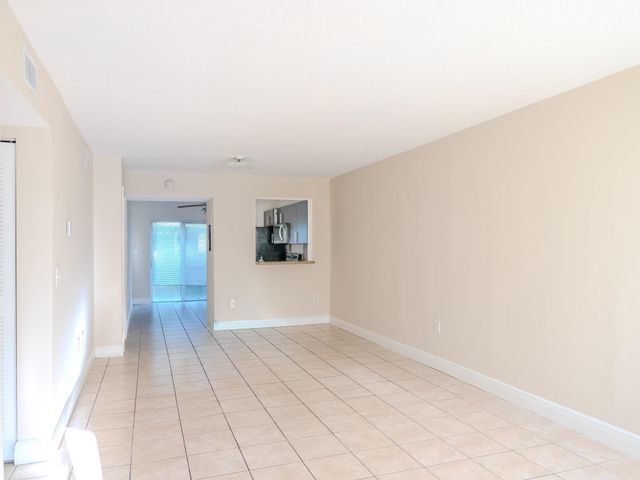 4785 SW 62ND Avenue 102, Davie, FL 33314