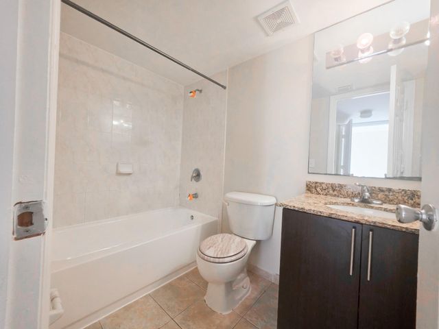 4785 SW 62ND Avenue 102, Davie, FL 33314