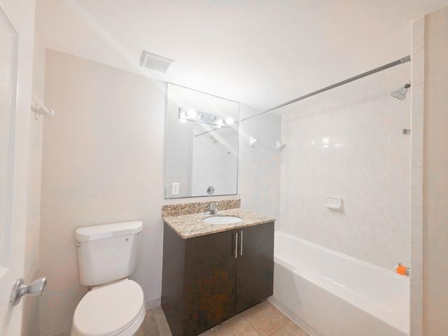 4785 SW 62ND Avenue 102, Davie, FL 33314