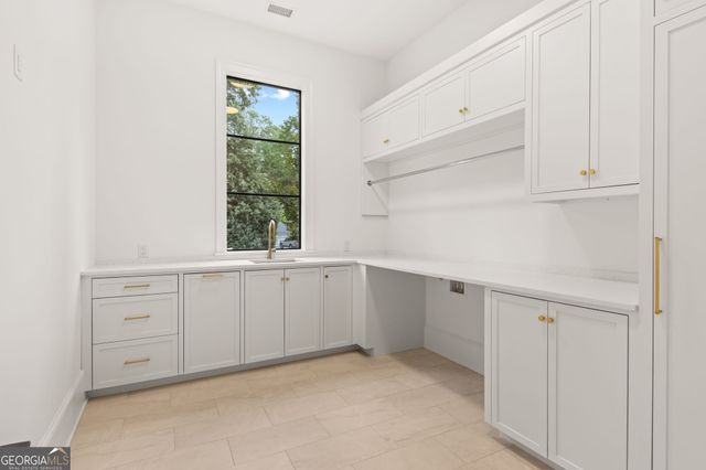 4550 Jolyn Place, Sandy Springs, GA 30342