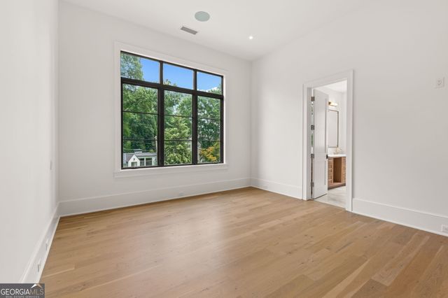 4550 Jolyn Place, Sandy Springs, GA 30342