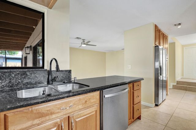 5425 Cleveland Road, Delray Beach, FL 33484