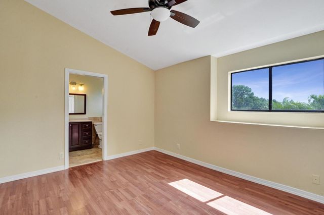 5425 Cleveland Road, Delray Beach, FL 33484