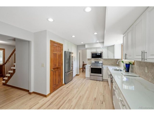 159 Willowleaf Dr, Littleton, CO 80127