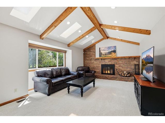 159 Willowleaf Dr, Littleton, CO 80127