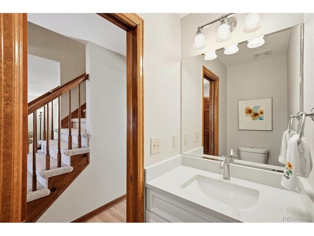 159 Willowleaf Dr, Littleton, CO 80127
