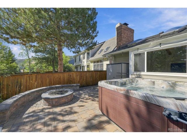 159 Willowleaf Dr, Littleton, CO 80127