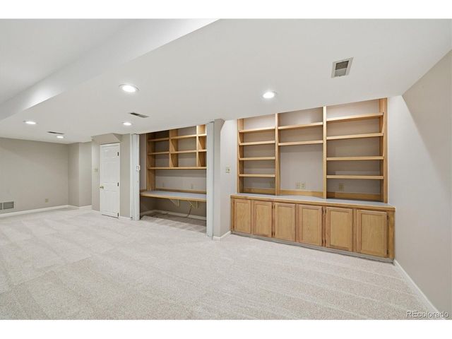 159 Willowleaf Dr, Littleton, CO 80127