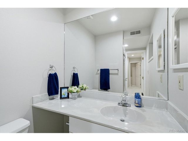159 Willowleaf Dr, Littleton, CO 80127
