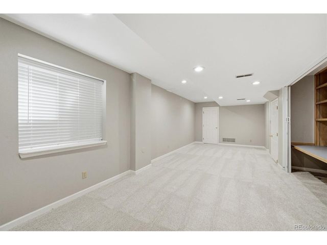 159 Willowleaf Dr, Littleton, CO 80127