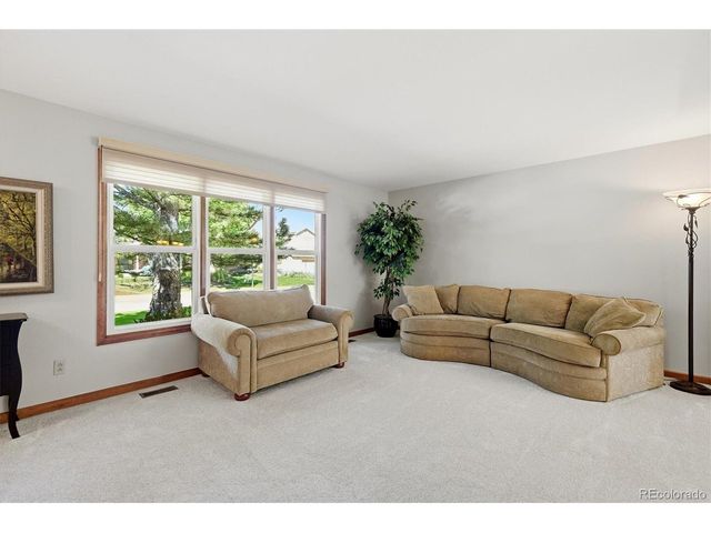 159 Willowleaf Dr, Littleton, CO 80127